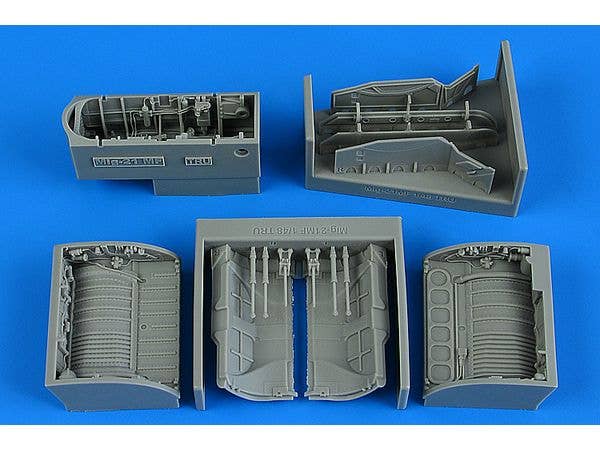 1/32 MiG-21MF フィッシュベッドJ 着陸装置格納庫 (トランぺッター用)