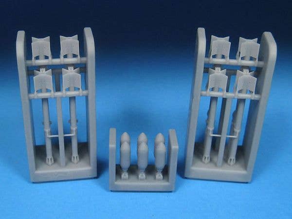 1/48 シーフュリー RP-3 ロケット弾 w/2重ランチャー (4個入)