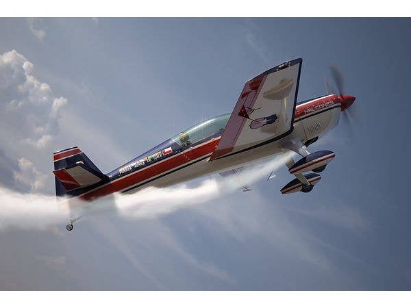 1/48 エクストラ EA300L 4枚プロペラタイプ