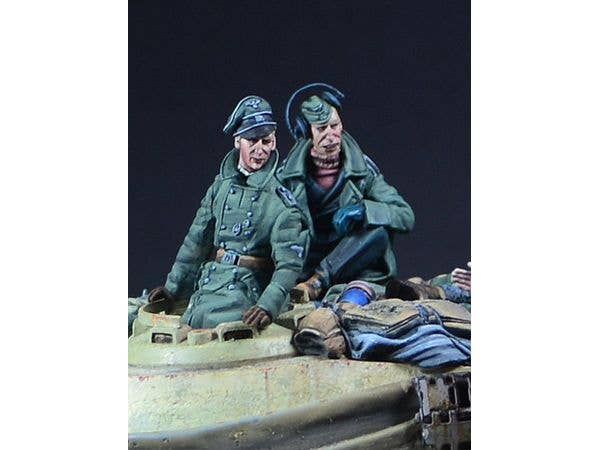 1/35 WWII ドイツ キングタイガー重戦車乗員セット 指揮官/装填手 (2体入)