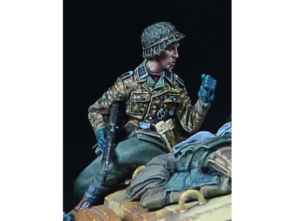 1/35 WWII ドイツ 武装親衛隊員