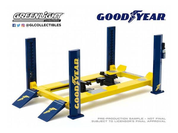 1/18 GreenLight Four-Post Lift Goodyear Tires
