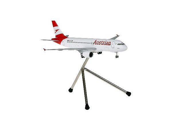 1/200 A320 オーストリア航空ランディングギア・三脚スタンド付属