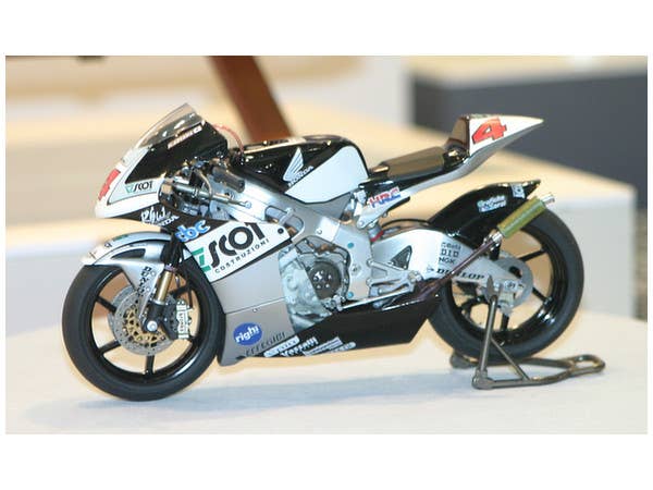 1/12 スコットレーシング ホンダ RS250RW 2009 WGPチャンピオン
