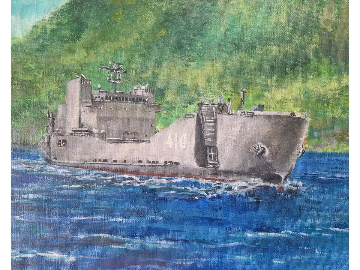 1/700 陸上自衛隊輸送艦ようこう型 水線モデル、揚陸ラダー開閉選択式