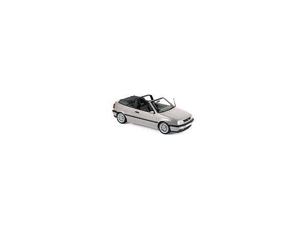 1/18 VW ゴルフ カブリオレ 1995 シルバー