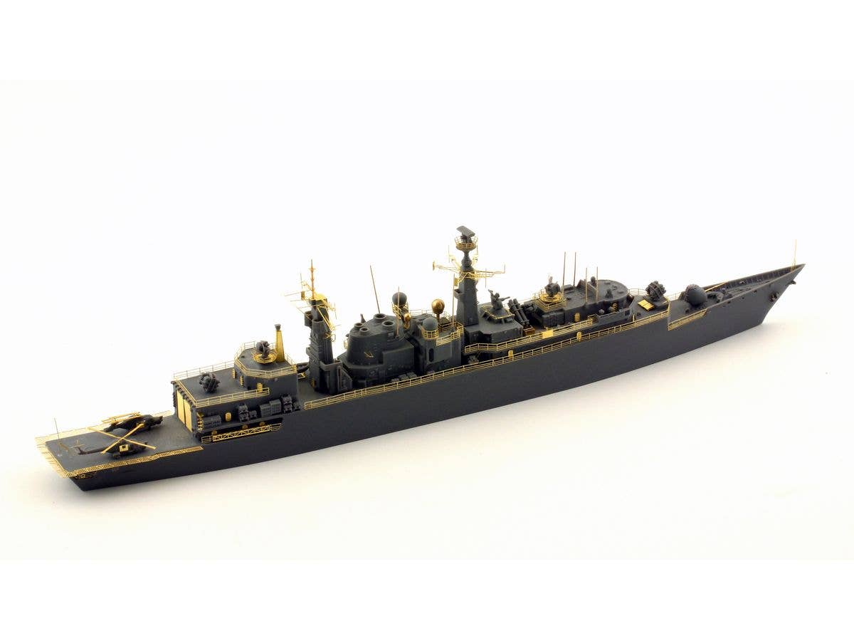 1/700 HMS チャタム (F87) 洋上モデル