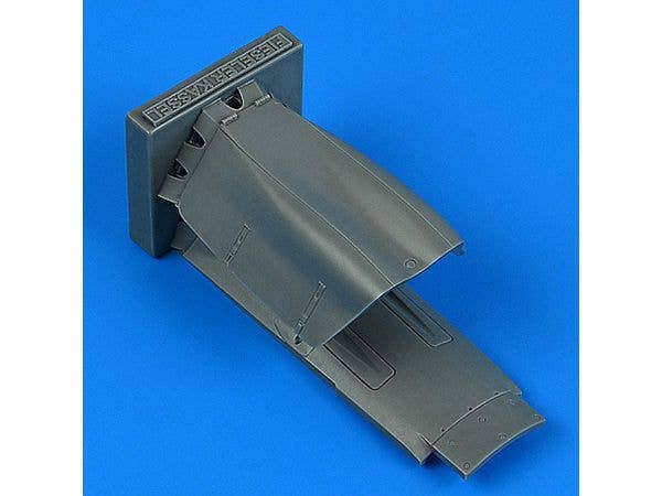 1/32 Fw190D-9 フィーゼラーカッセル生産機首ガンベイカバー/上面カウリング (ハセガワ用)