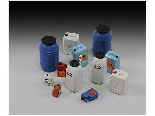 1/35 Plastic chemical/water containers & bottles