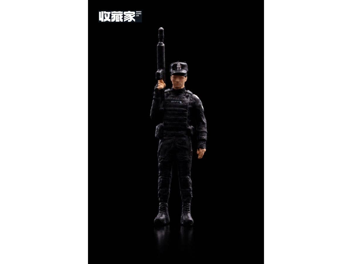 1/64 フィギュア 特殊部隊 銃を掲げた男性警察官