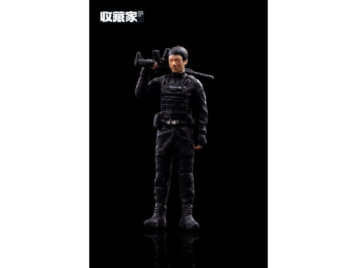 1/64 フィギュア 特殊部隊 銃を担いだ男性警察官