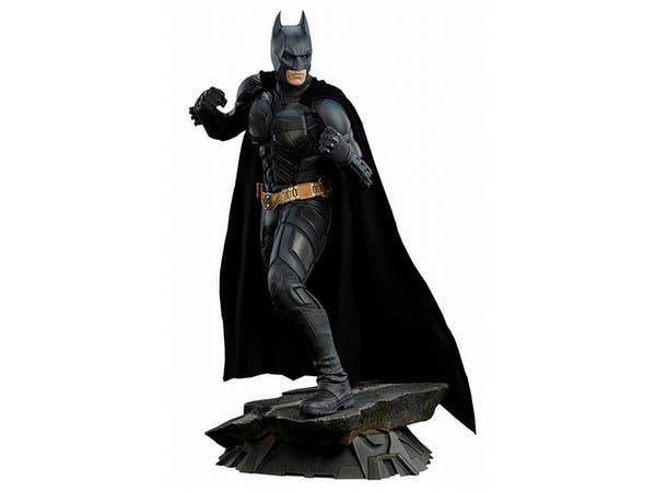 ダークナイト: プレミアム・フォーマット・フィギュア バットマン