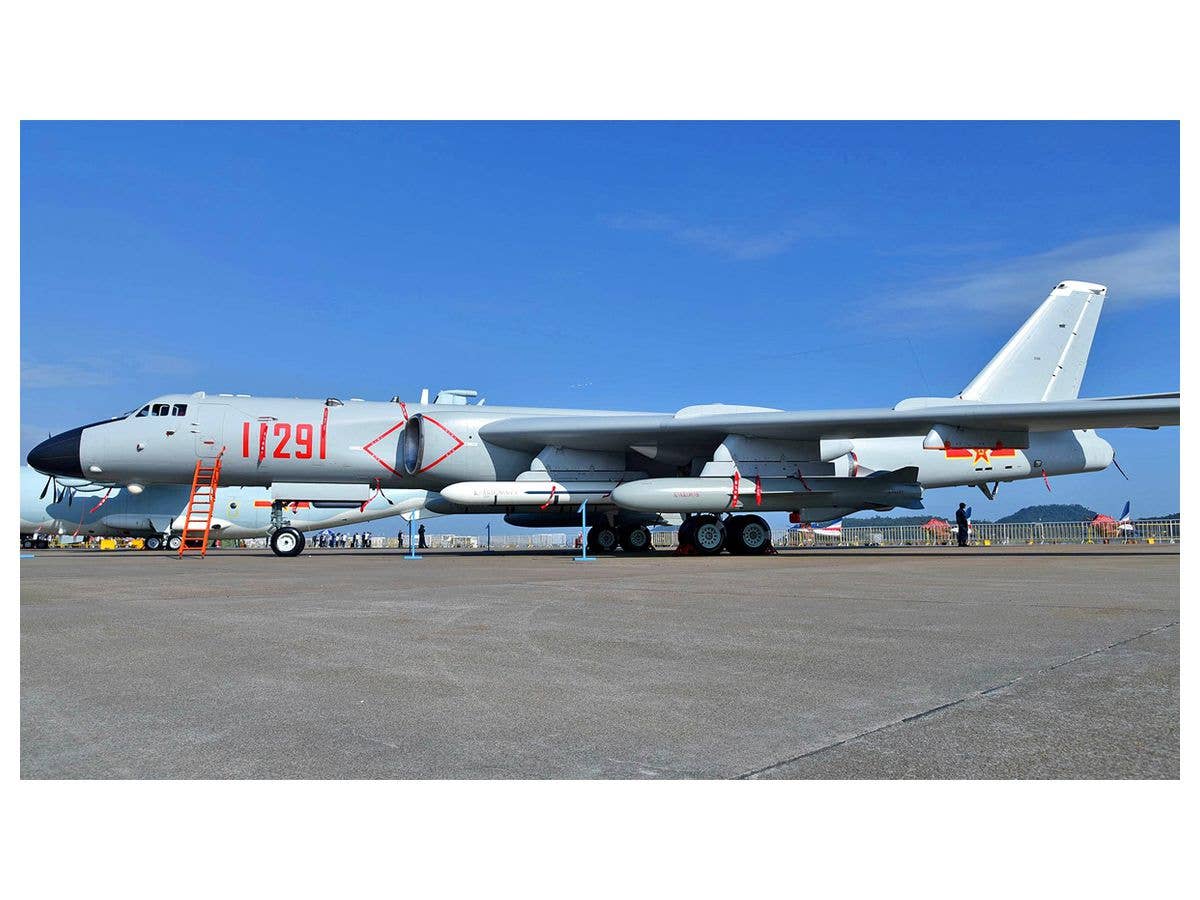 1/144 中国空軍 シーアン H-6K 戦略爆撃機